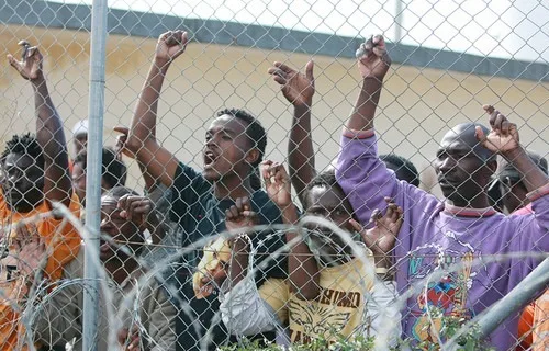 Abolizione del reato di clandestinità e l'espulsione