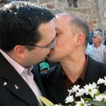 Le coppie omosessuali hanno diritto al permesso di soggiorno in Italia?