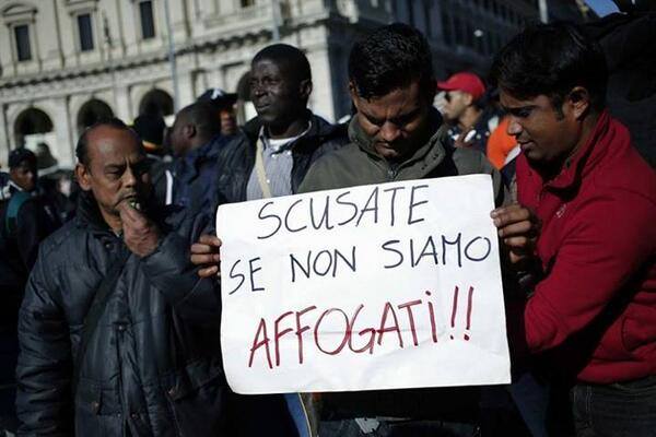Immigrazione: Scusate se non siamo affogati. Immigrati rischiano la vita nel Mediterraneo per aver un permesso di soggiorno in Italia o in Europa