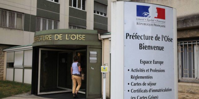 Préfecture de Val d'Oise o prefettura per chiedere lavorare in Francia con il permesso di soggiorno UE per soggiornanti di lungo periodo per lavoro in Francia