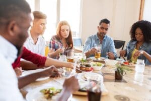Risparmiare sul cibo e bevande durante le vacanze dove si va con il permesso di soggiorno e passaporto