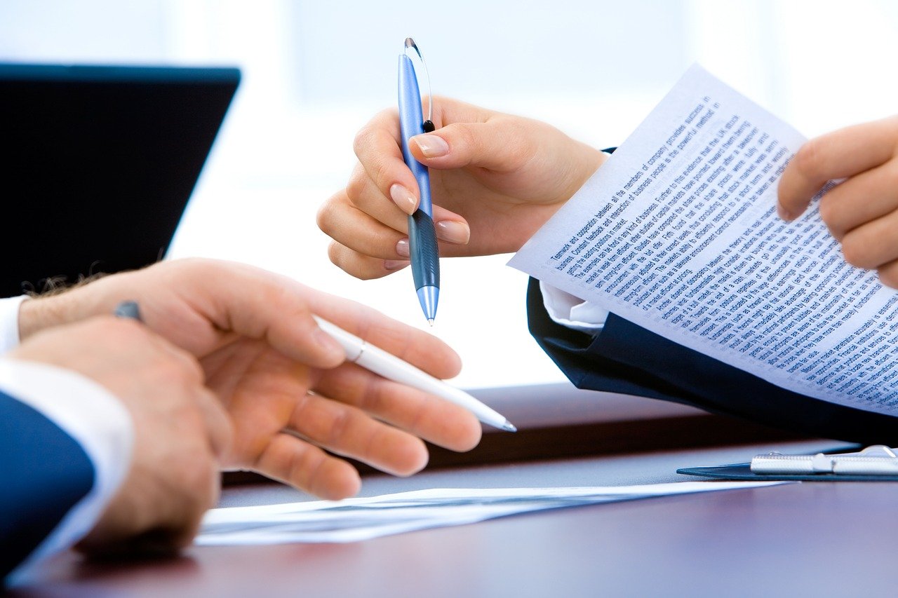 Lettera di impegno all'assunzione prima della firma del contratto di lavoro e il suo ruolo verso il permesso di soggiorno