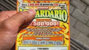 Vince mezzo milione al Gratta e Vinci ma senza permesso di soggiorno non può incassare la storia di Imagbe Ehizomwengie